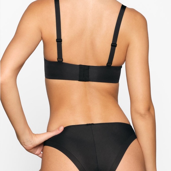 NWT SKIMS no show unlined balconette bra - Picture 4 of 6